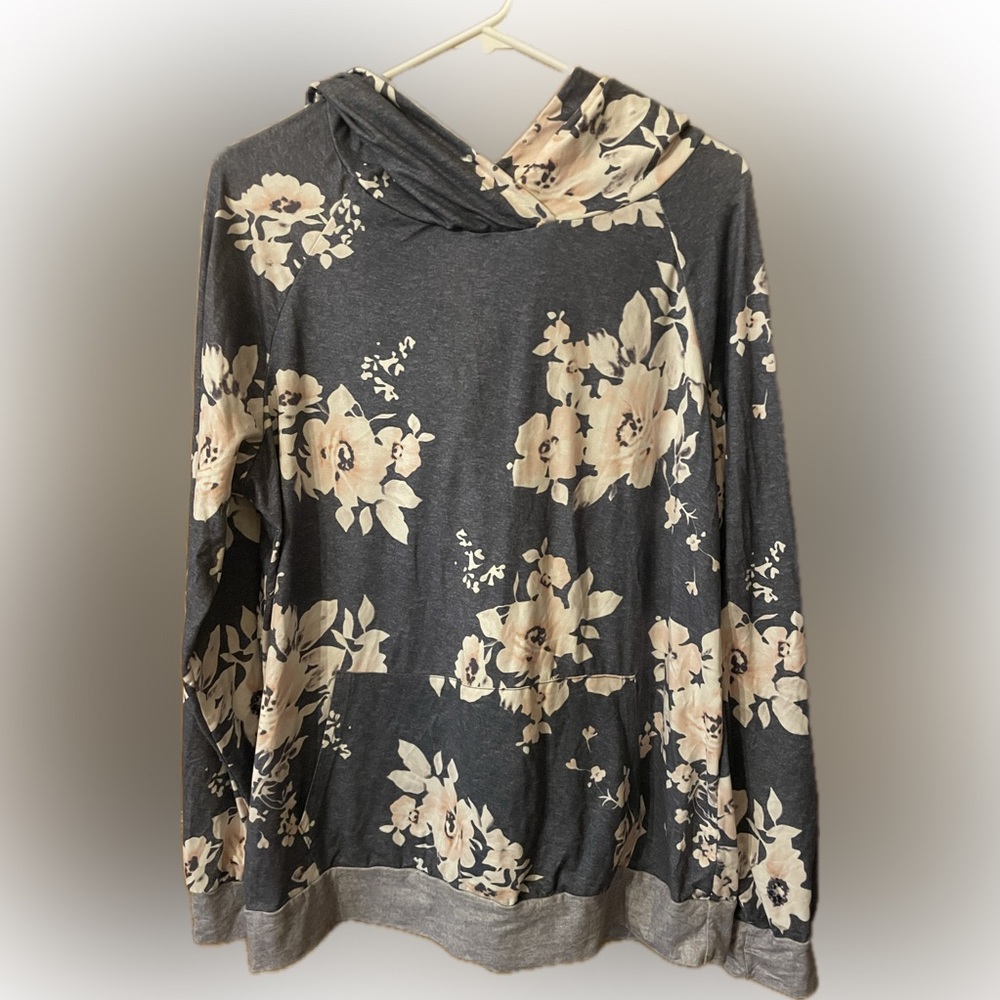 XL Gray and Pink Patterned sweater